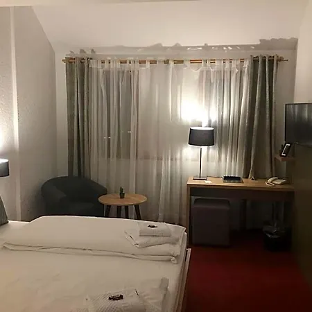 Vico's & Restaurant Hotel