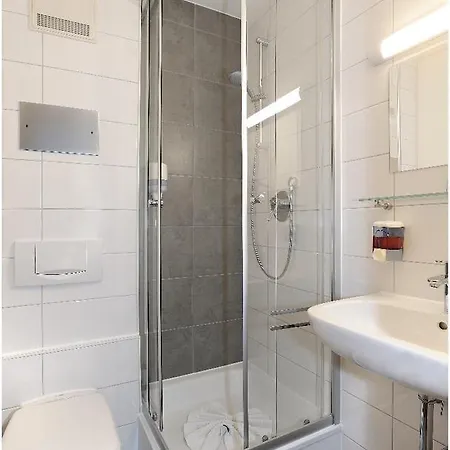 Vico's & Restaurant 2*