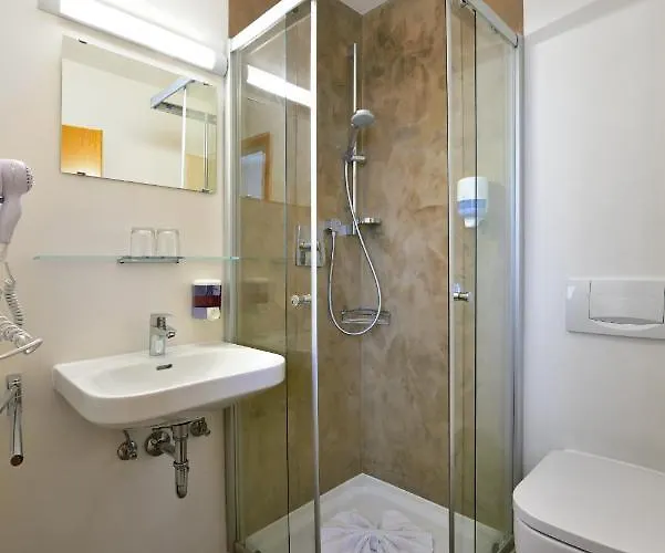 Hotel Vico's & Restaurant 2*